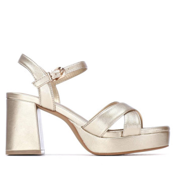 Sandalia de mujer con...